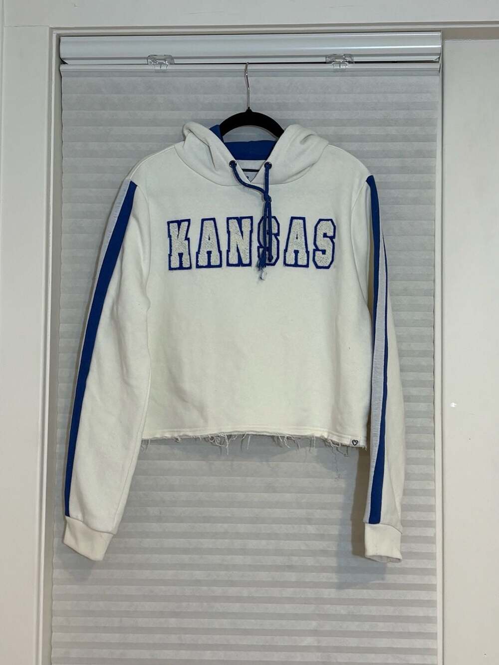 Colosseum Kansas Jayhawks Cropped Hoodie Size L White Blue